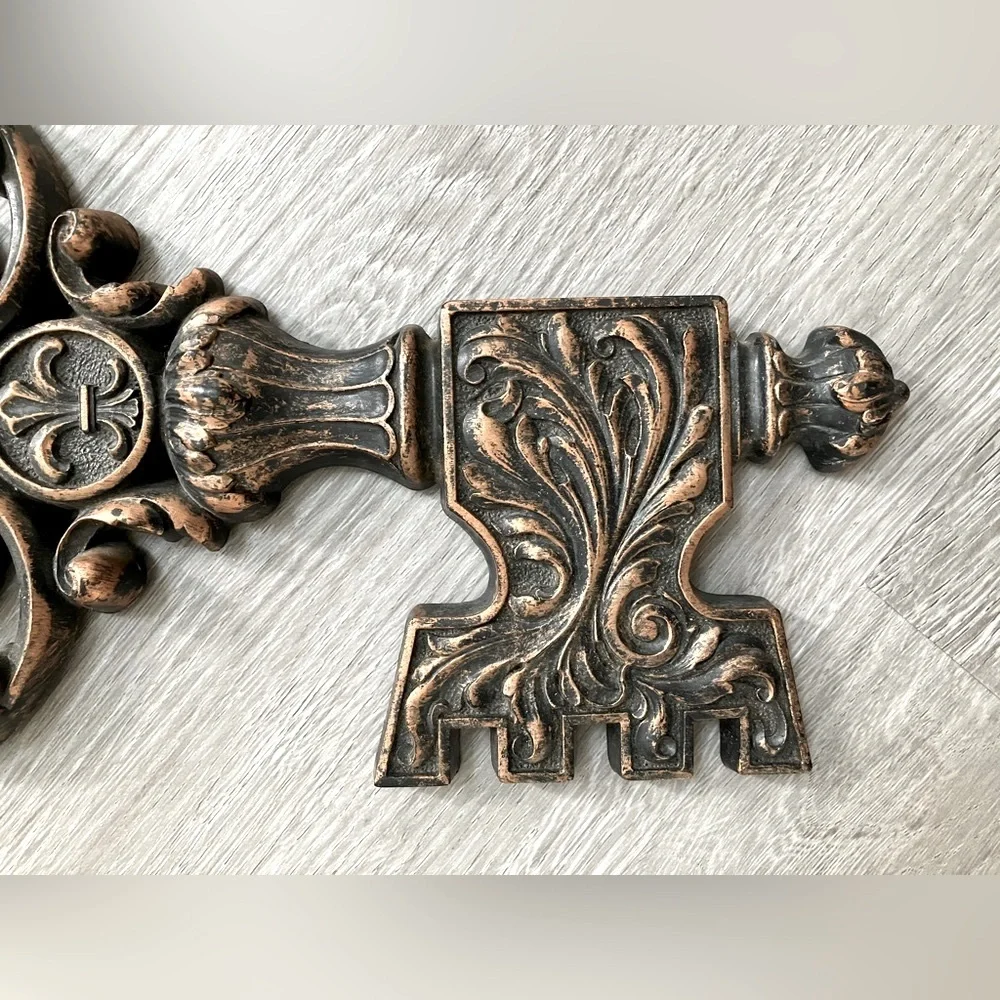 Vintage Syroco / Dart Gold Skelton Key Wall Decor Set Of 2 Lion Fleur De Lis